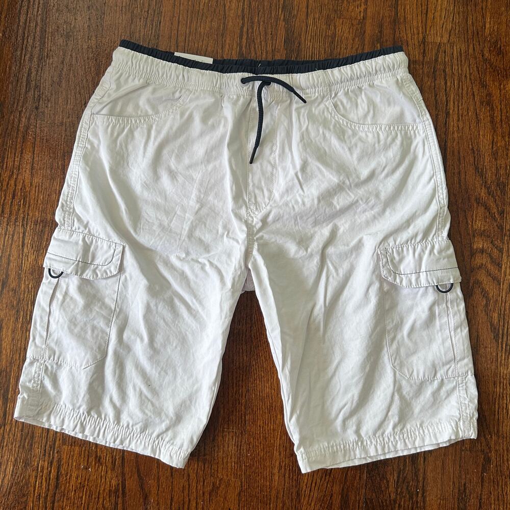 NWT Univibe White Cargo Shorts Pockets Loose Fit Boys Size Large